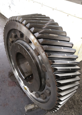 AISI 8620の右の単一の螺旋形ギヤは円柱ギヤをひいた