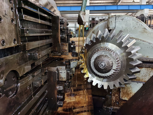 ピニオンの採鉱設備のための円錐形の粉砕機のまっすぐな斜めギヤを形づけるSAE 4320ギヤ