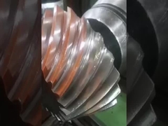 右手の螺旋ベーベルギアシャフト 6.5 モジュール 503mm 長さ